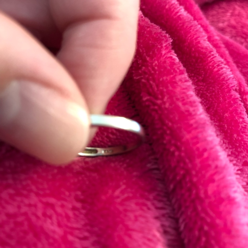 Diamond ring! 💕 🎉 - Picture 3 of 5